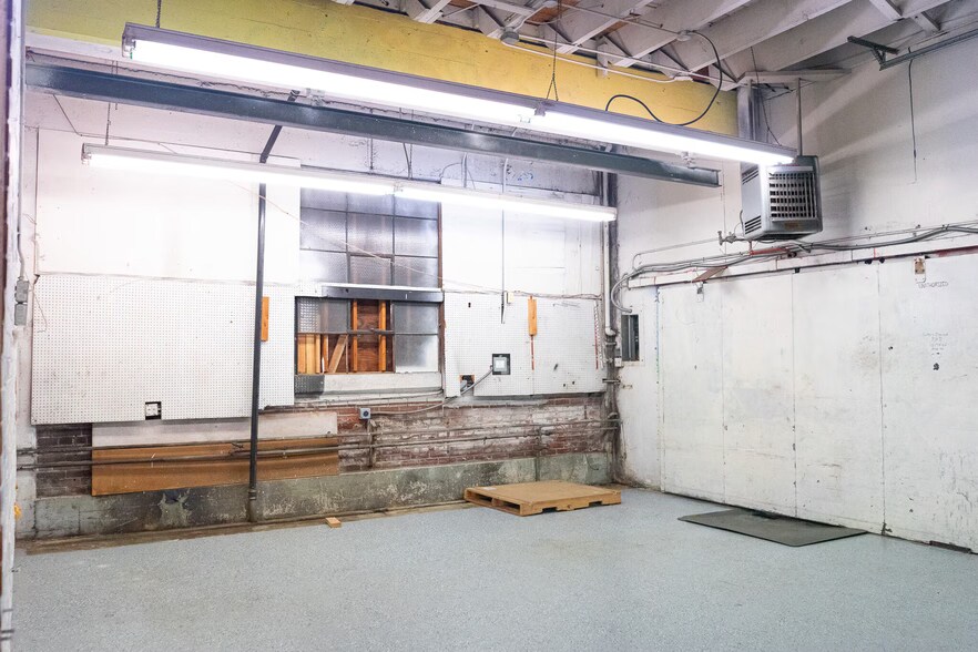 More Photos Of 1500-1502 Washington St, Vancouver Light Distribution For Lease