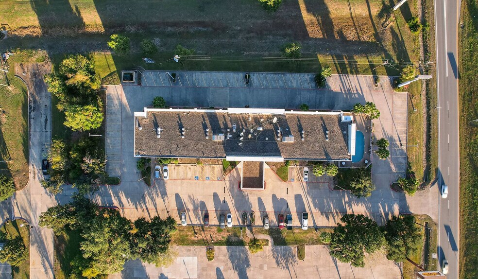 More Photos Of 5215 Interstate 10 E, Baytown Hotel For Sale