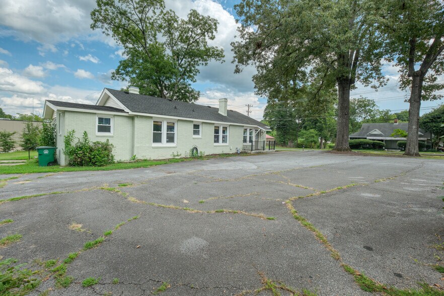 More Photos Of 402 W Main St, Williamston Medical For Sale