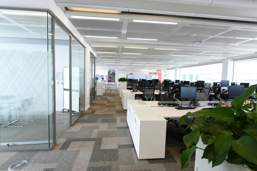 More Photos Of 1 Angel Sq, Manchester Office For Lease