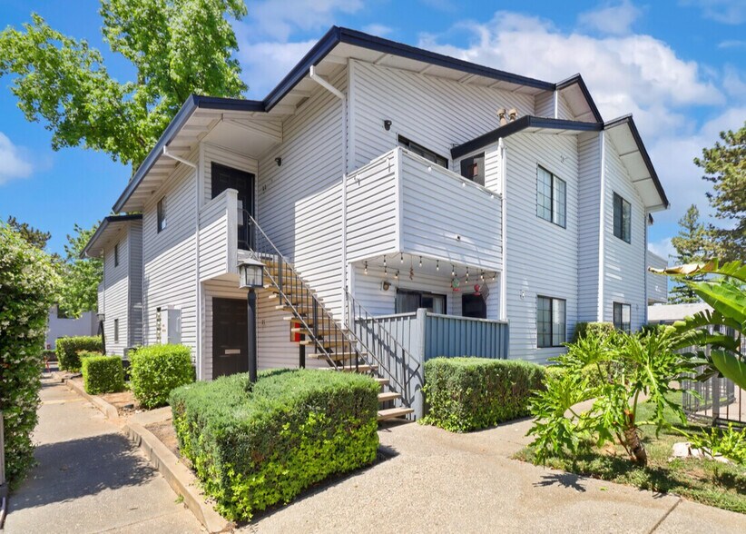 Primary Photo Of 2626 Marigold Ln, Sacramento Apartments For Sale