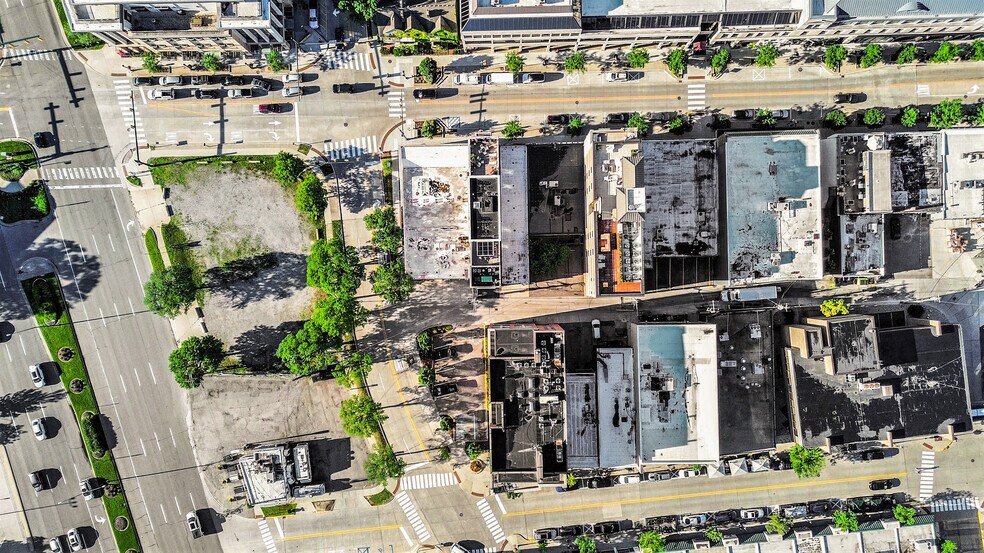 More Photos Of 361 E Maple Rd, Birmingham Storefront Retail Office For Lease