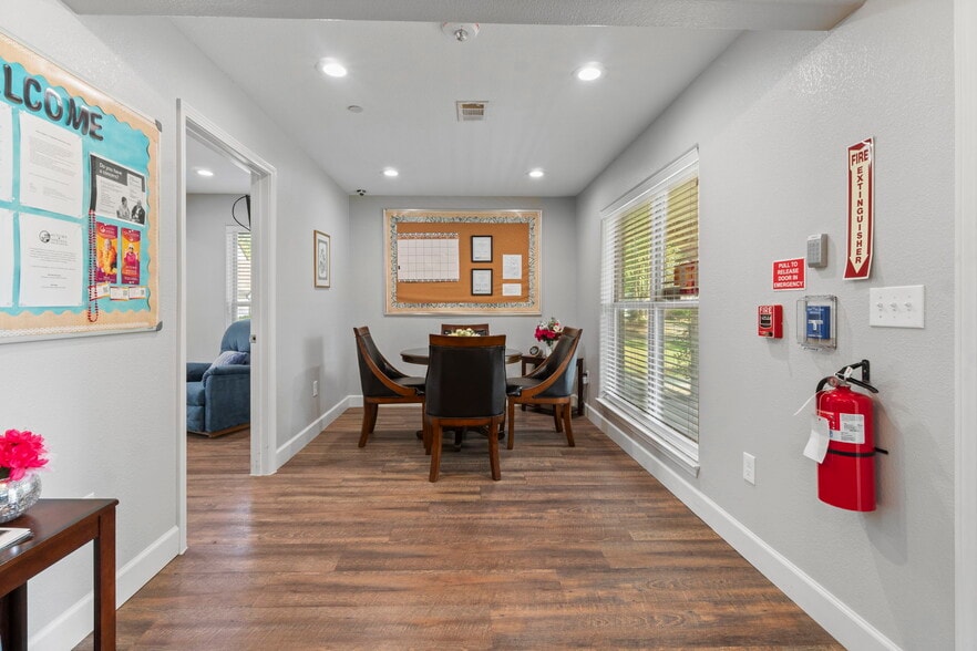 More Photos Of 1930 River Falls Dr, Kingwood Assisted Living For Sale