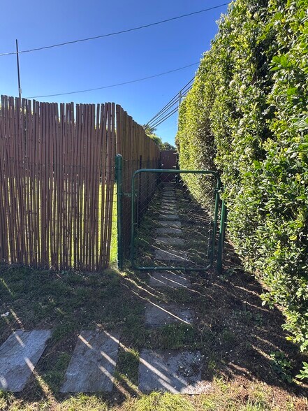 More Photos Of 3135 Lower Kula Rd, Kula Storefront Retail Office For Sale