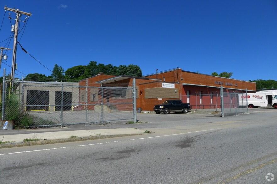 More Photos Of 983 Millbury St, Worcester Warehouse For Lease