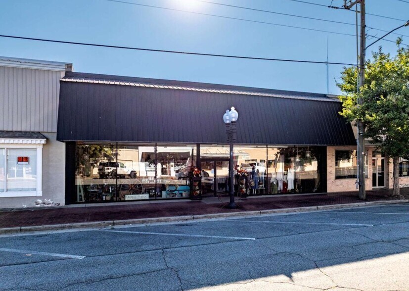 Primary Photo Of 123 N Gordon St, Ashburn Storefront For Sale