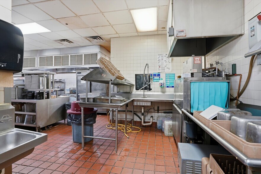 More Photos Of 3584 Parkway, Pigeon Forge Restaurant For Lease