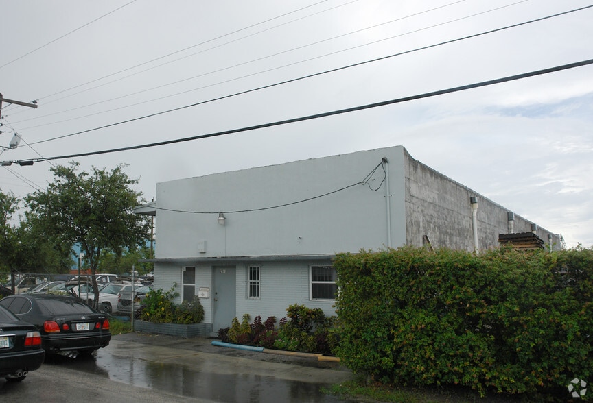 More Photos Of 2301 SW 57th Ter, Hollywood Warehouse For Sale