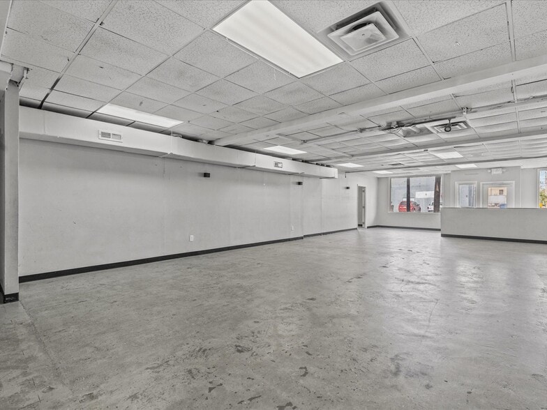 More Photos Of 61 W Central Ave, Lake Wales Flex For Sale