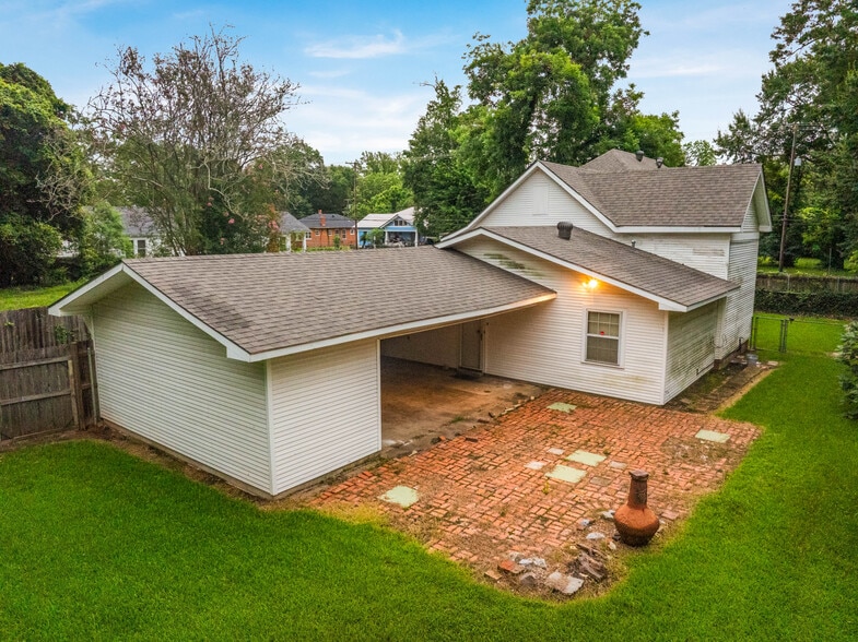 More Photos Of 1920 Monroe St, Alexandria Apartments For Sale