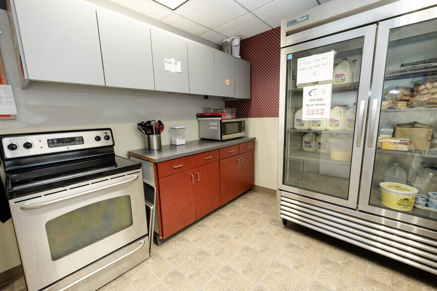 More Photos Of 217 N Kirkman Rd, Orlando Office For Sale