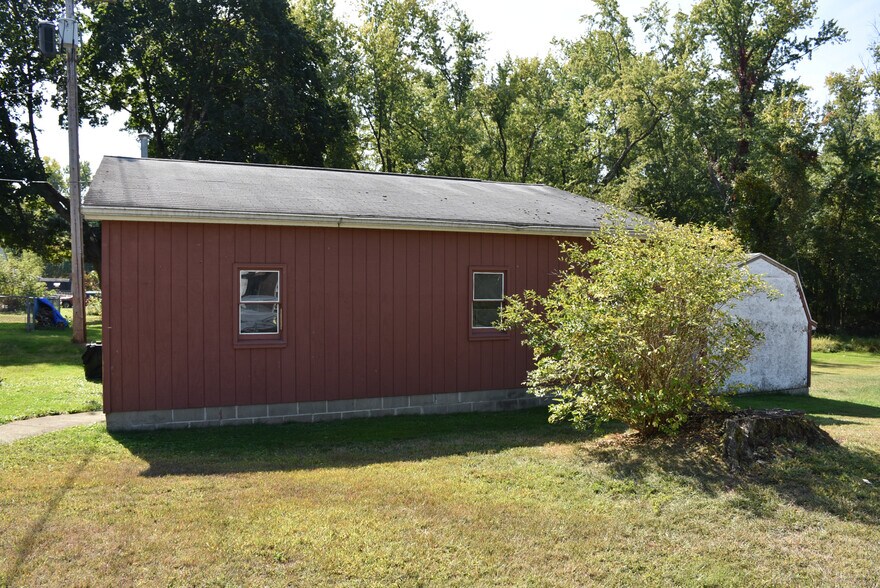 More Photos Of 136 Smith st, Cochranton Industrial For Sale