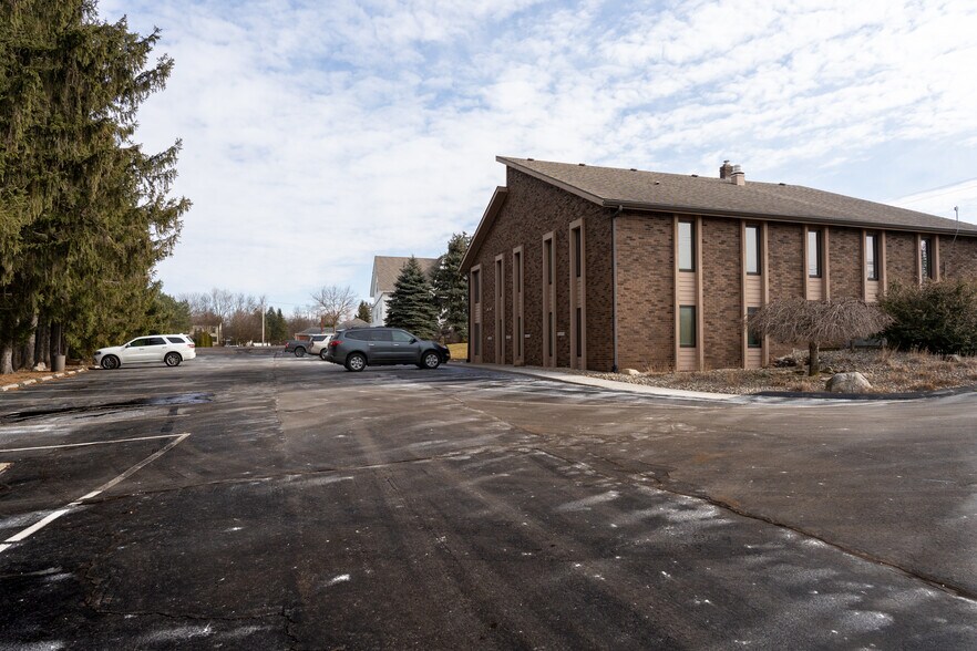 More Photos Of 1548 W Maumee St, Adrian Office For Sale