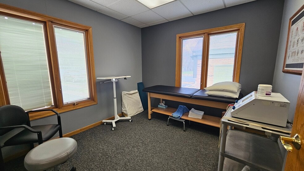 More Photos Of 17236 Harlem Ave, Tinley Park Office For Sale