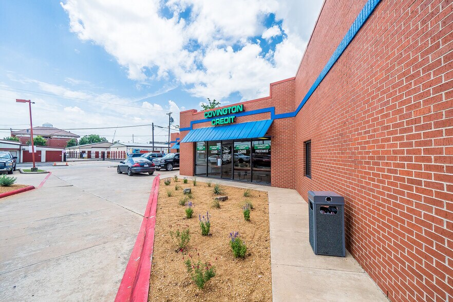 More Photos Of 405 N McDonald St, McKinney Unknown For Lease