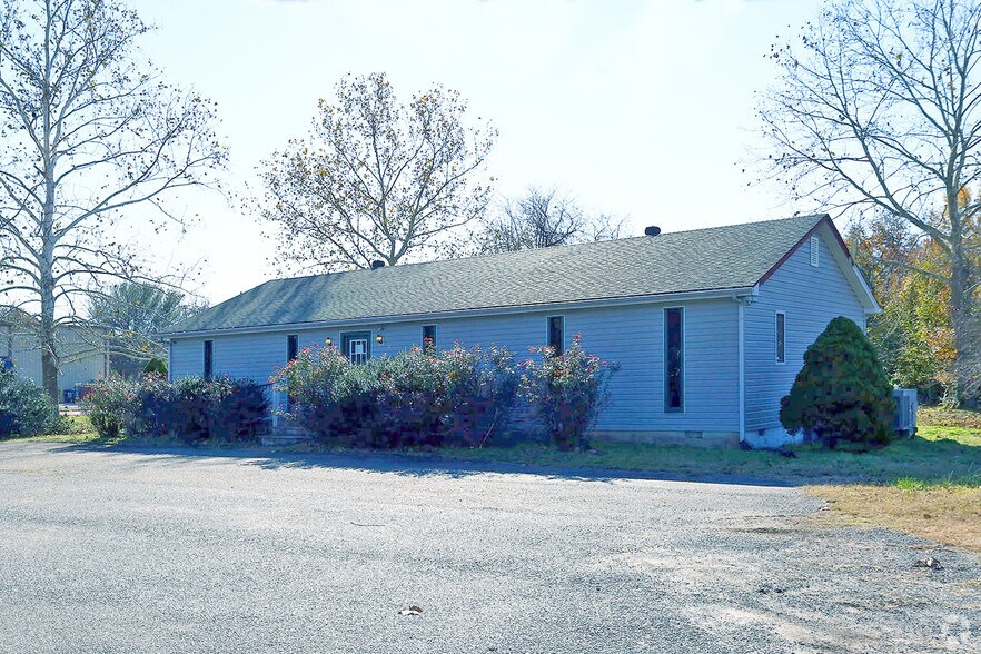 More Photos Of 102 Industrial Blvd, Toano Office For Sale