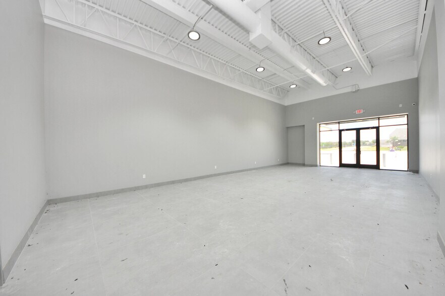 More Photos Of 18220 N Eldridge Pky, Tomball Convenience Store For Lease