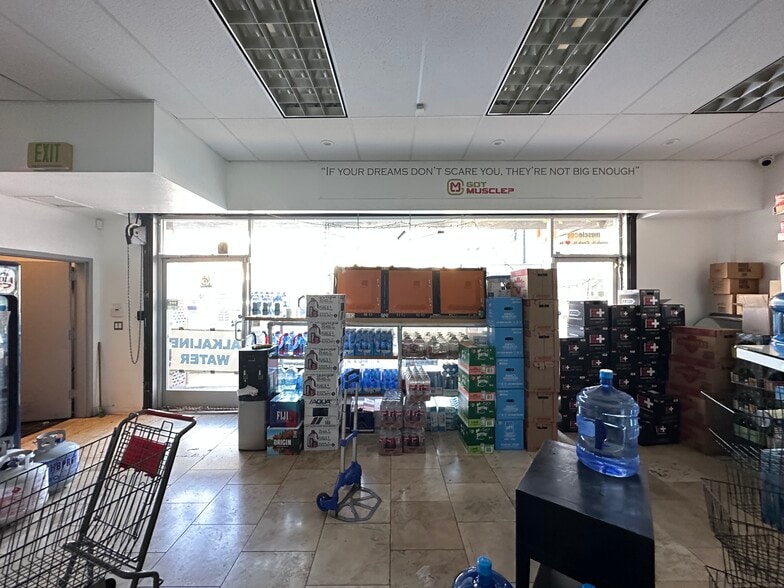 More Photos Of 8380 Santa Monica Blvd, West Hollywood Storefront Retail Office For Lease