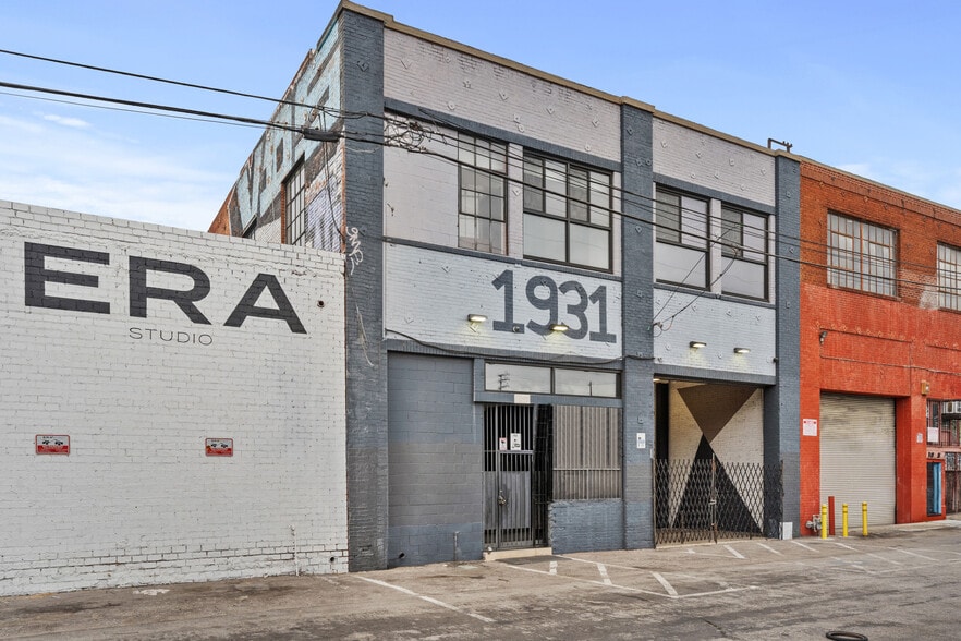 Primary Photo Of 1931 Bay St, Los Angeles Showroom For Lease
