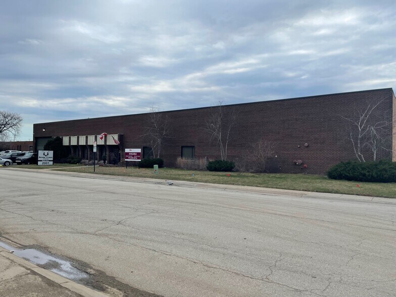 More Photos Of 2001 Estes Ave, Elk Grove Village Distribution For Lease