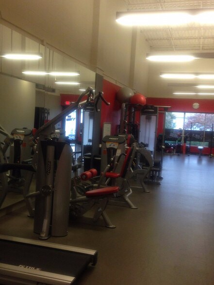 More Photos Of 221-321 Sunset Park Dr, Herndon Flex For Sale