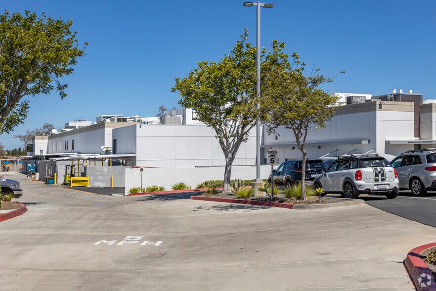 More Photos Of 10165 McKellar Ct, San Diego Research And Development For Lease