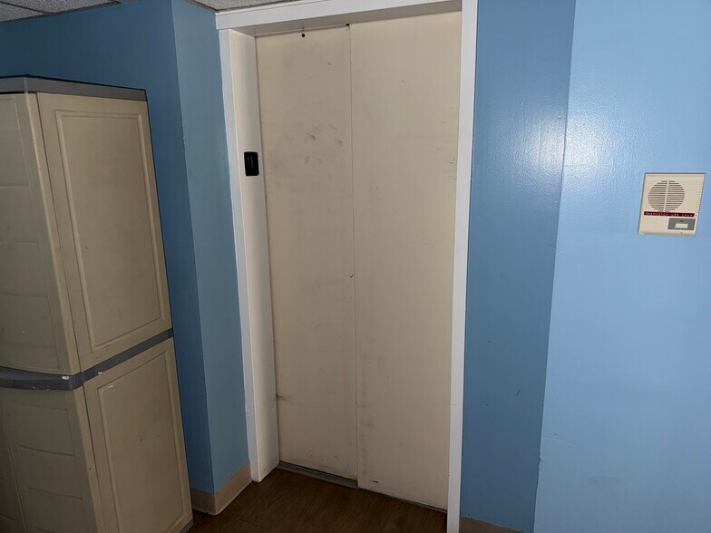 More Photos Of 57-59 Sharp St, Haverstraw Office For Sale