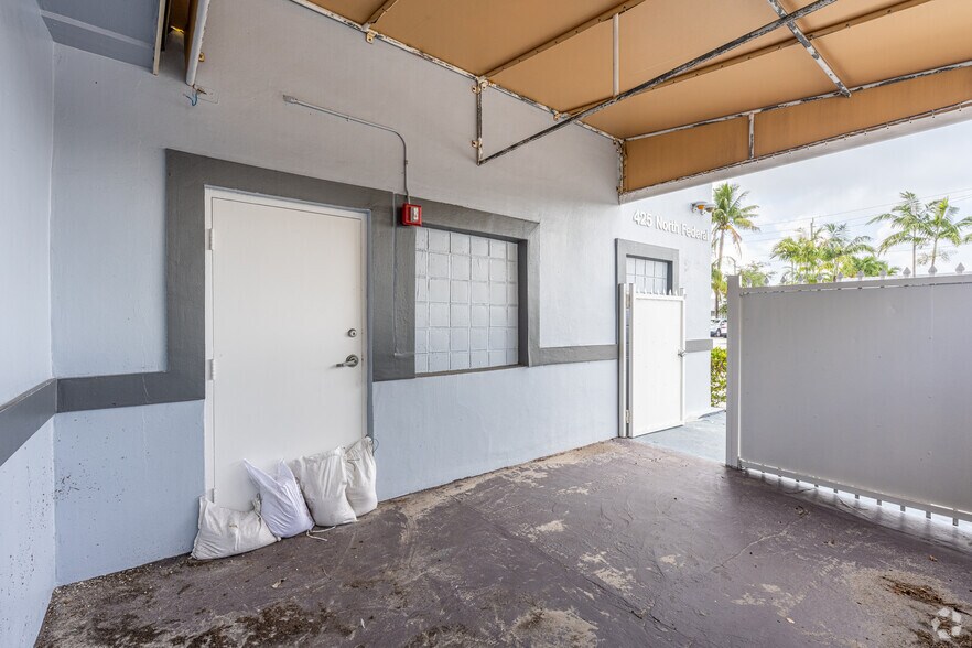 More Photos Of 425 N Federal Hwy, Hallandale Beach Medical For Lease