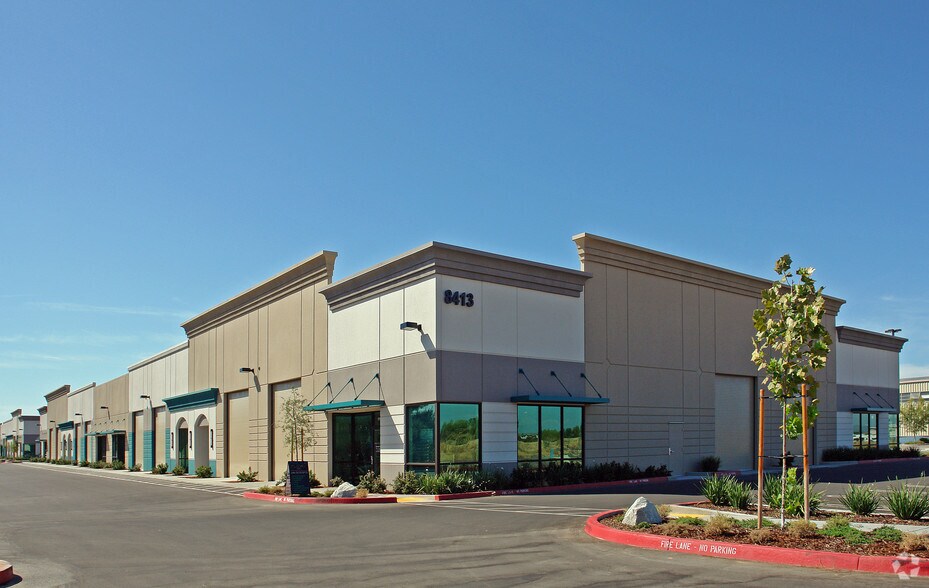 More Photos Of 8413 Washington Blvd, Roseville Warehouse For Lease