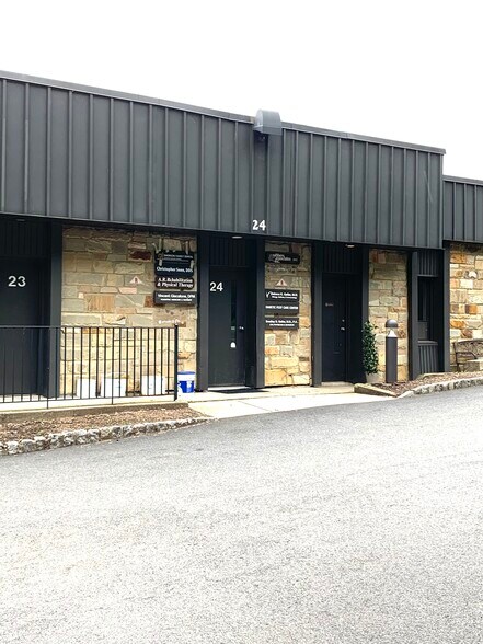 More Photos Of 466 Old Hook Rd, Emerson Medical For Sale