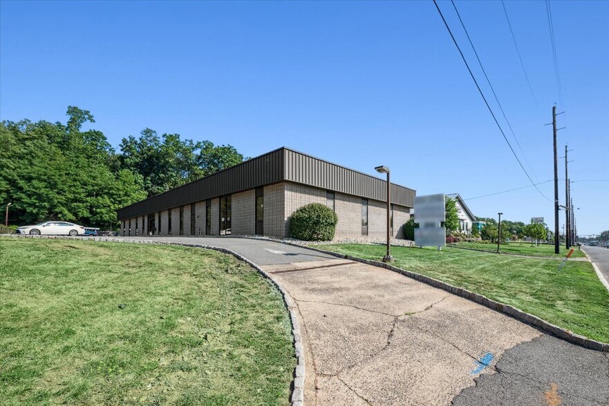 More Photos Of 314-316 Route 22 W, Green Brook Medical For Sale