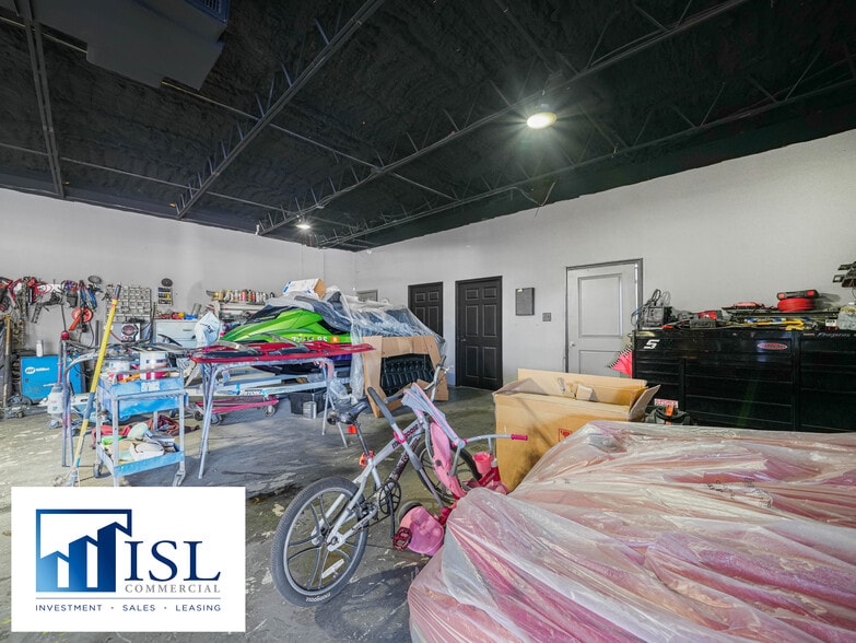 More Photos Of 140 W Carroll St, Kissimmee Auto Dealership For Lease