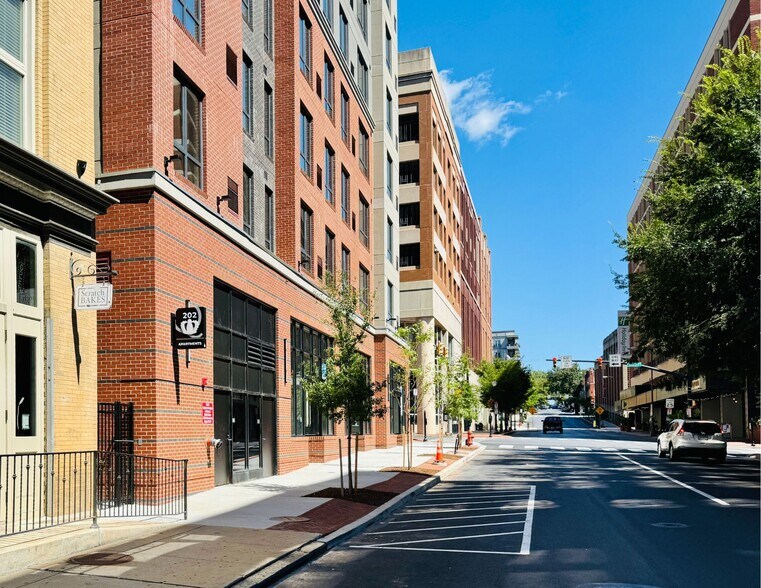 More Photos Of 1 W Chestnut St, Lancaster Apartments For Lease