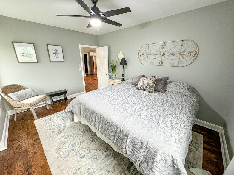 More Photos Of 103 S Jefferson St, Raymore Medical For Sale