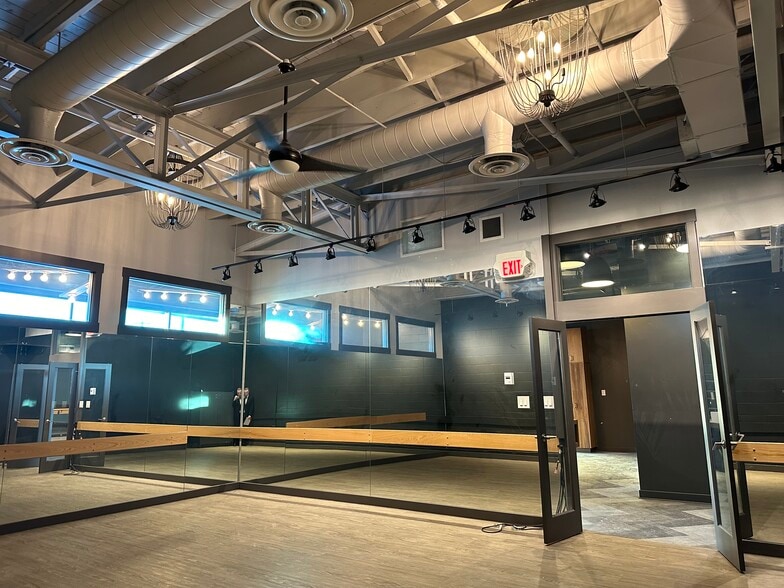 More Photos Of 10930 119 St NW, Edmonton General Retail For Lease