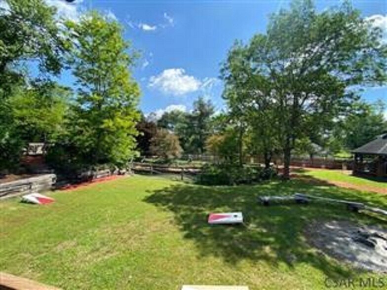 More Photos Of 1939 Forest Hills Dr, Elton Restaurant For Sale