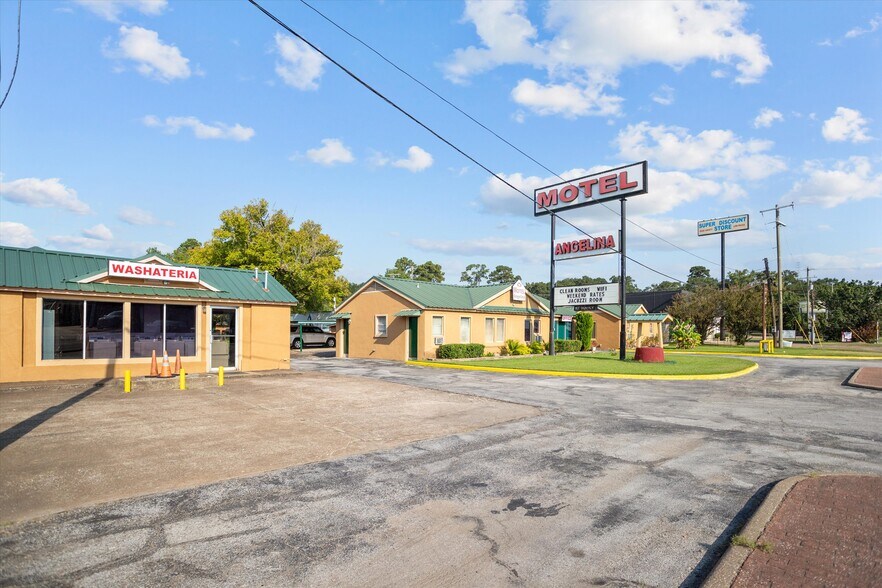 More Photos Of 1706 S 1st St, Lufkin Hotel For Sale