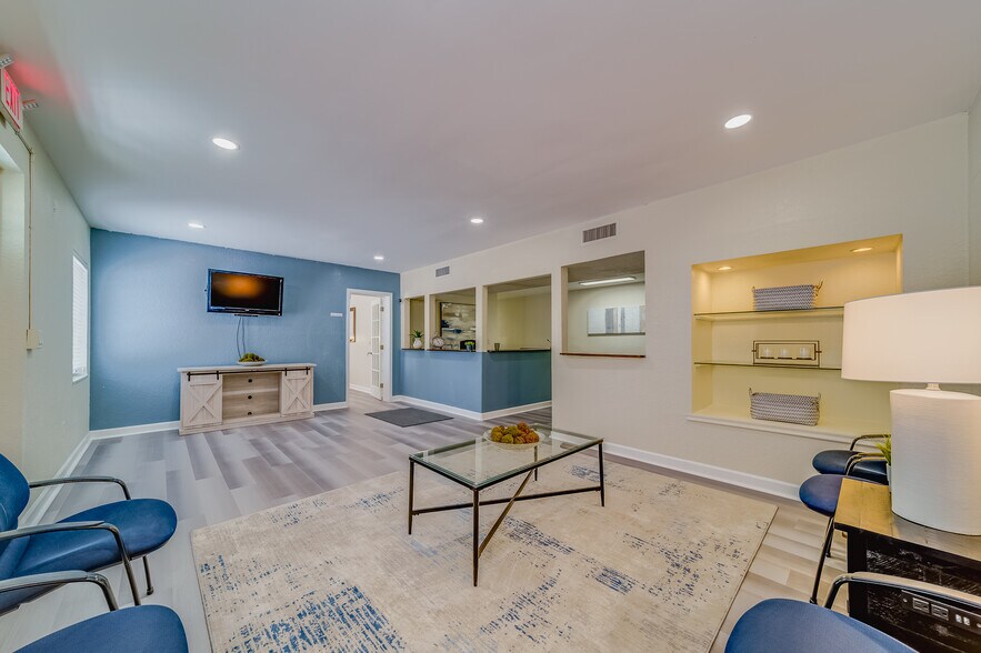 More Photos Of 1275-1279 Cleveland St, Clearwater Medical For Lease