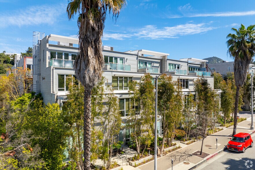 More Photos Of 3450 Cahuenga Blvd W, Los Angeles Office Residential For Sale
