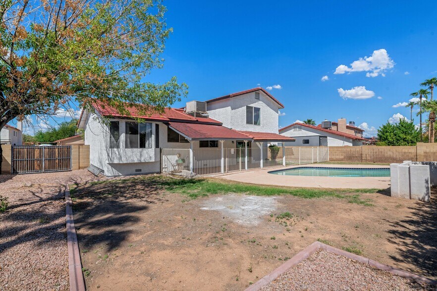 More Photos Of 1927 E Crocus Dr, Phoenix Specialty For Lease