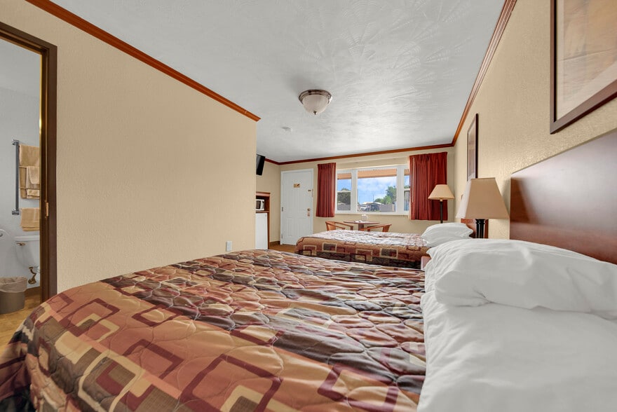 More Photos Of 625 E 1st St, Akron Hotel For Sale