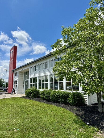 Primary Photo Of 9111 Blue Ash Rd, Cincinnati Freestanding For Lease