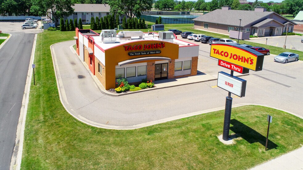 Primary Photo Of 1401 State St N, Waseca Freestanding For Lease