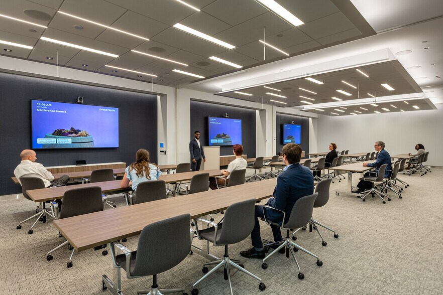 More Photos Of 7500 Old Georgetown Rd, Bethesda Office For Lease