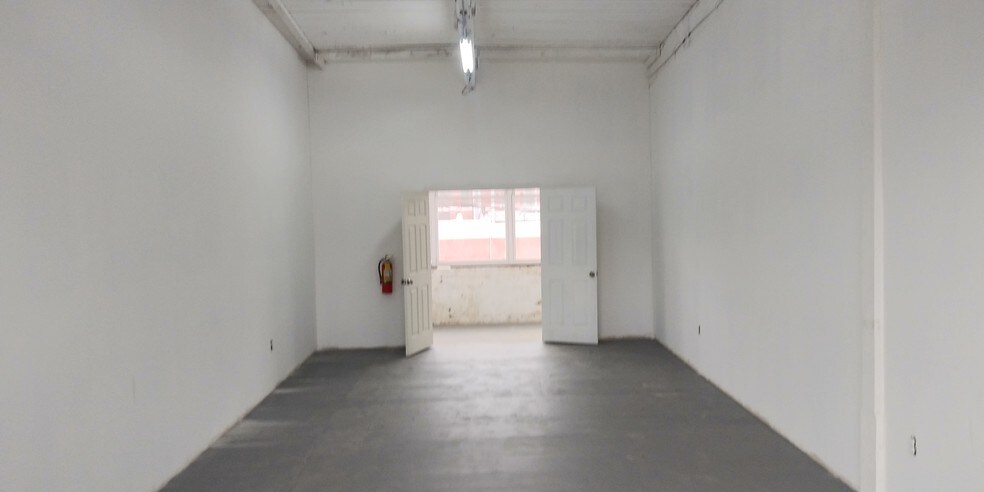 More Photos Of 60 Dickerson St, Newark Light Manufacturing For Lease