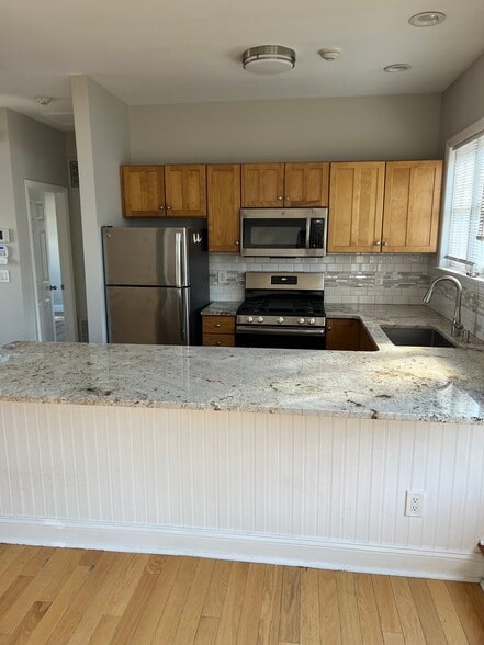 More Photos Of 40 Osborne Ave, Norwalk Mixed Retail For Sale