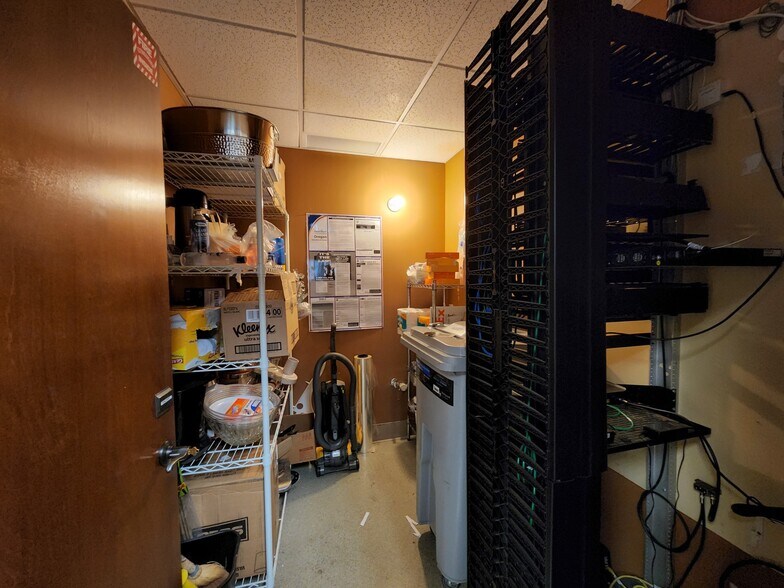 More Photos Of 180 Lithia Way, Ashland Office Residential For Sale