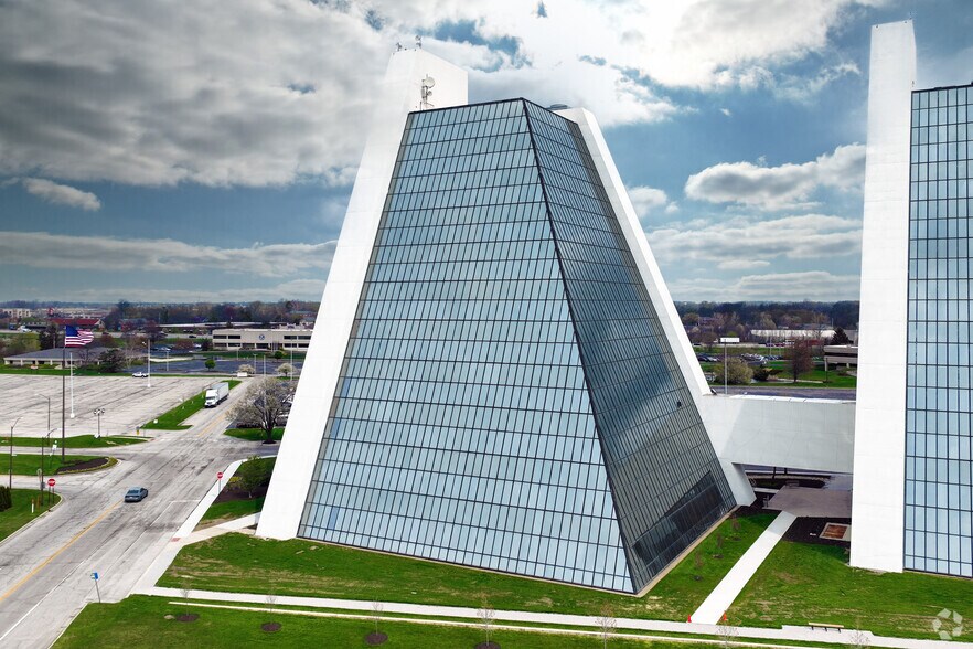 More Photos Of 3500 Depauw Blvd, Indianapolis Office For Lease