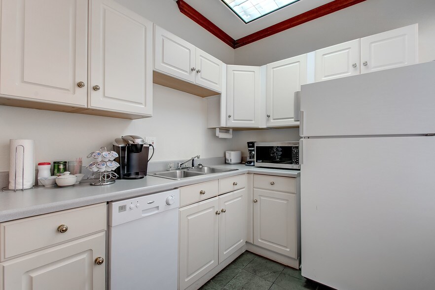 More Photos Of 3200 W 4th St, Fort Worth Loft Creative Space For Sale