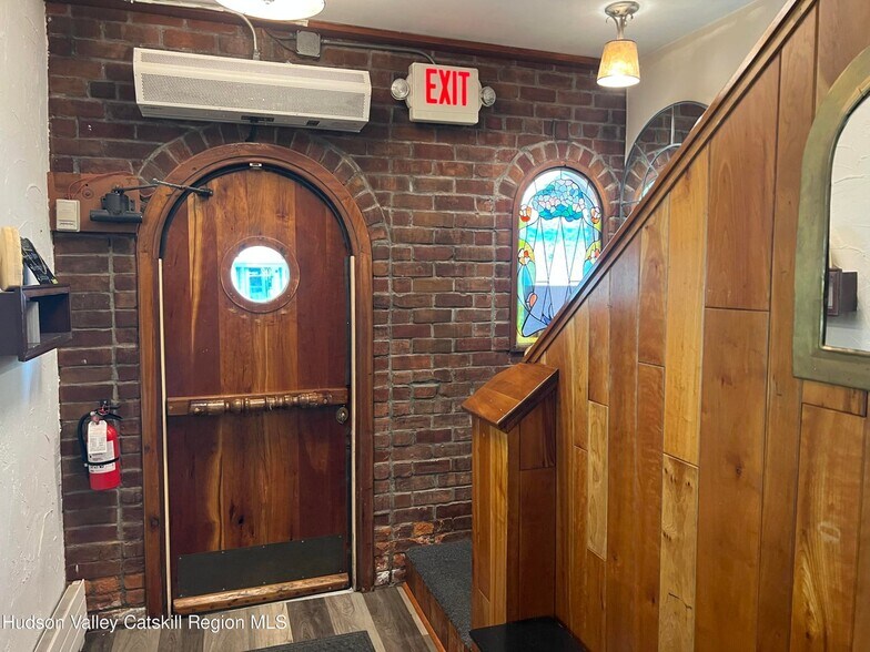 More Photos Of 51 Tinker St, Woodstock Restaurant For Sale